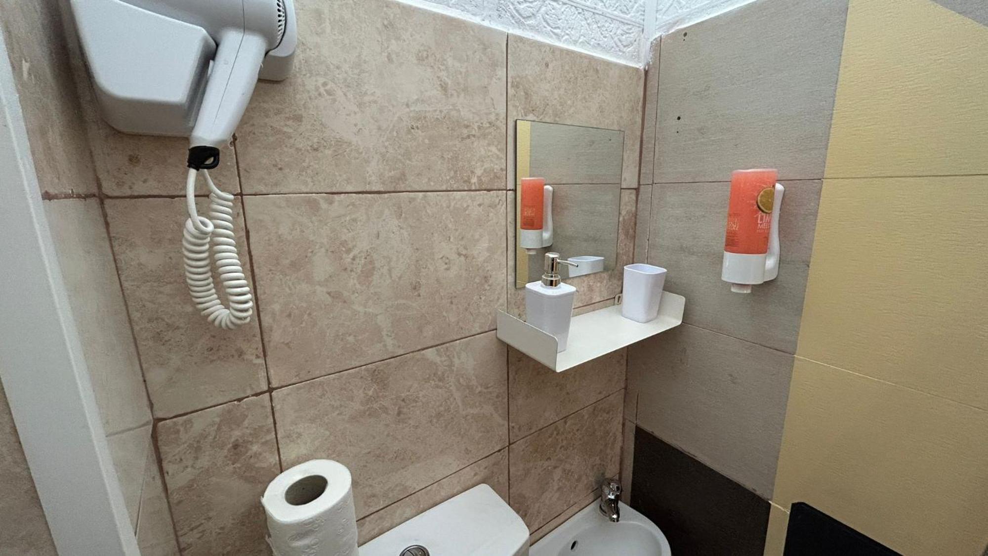 Central Accommodation Budget By Hr بوخارست المظهر الخارجي الصورة