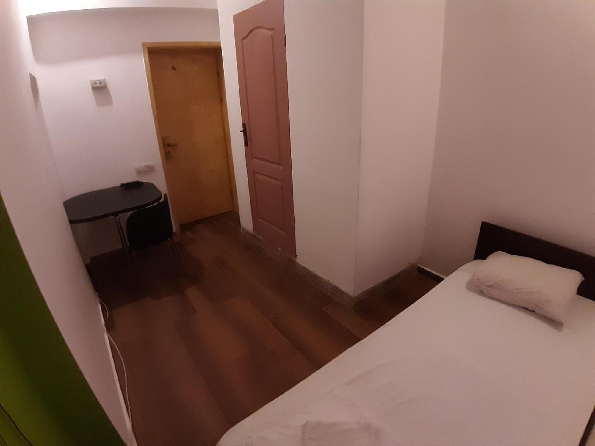 Central Accommodation Budget By Hr بوخارست المظهر الخارجي الصورة