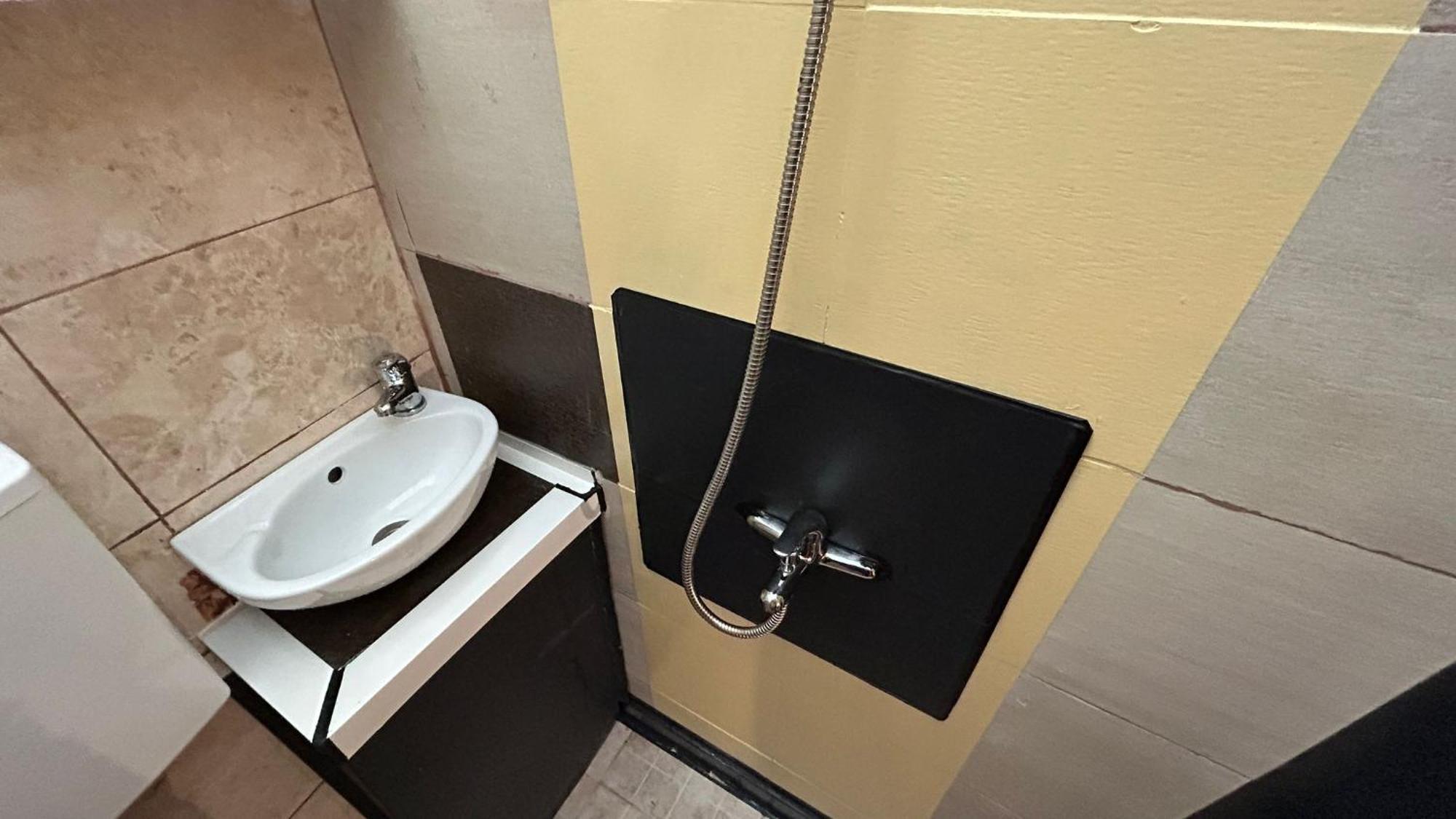 Central Accommodation Budget By Hr بوخارست المظهر الخارجي الصورة